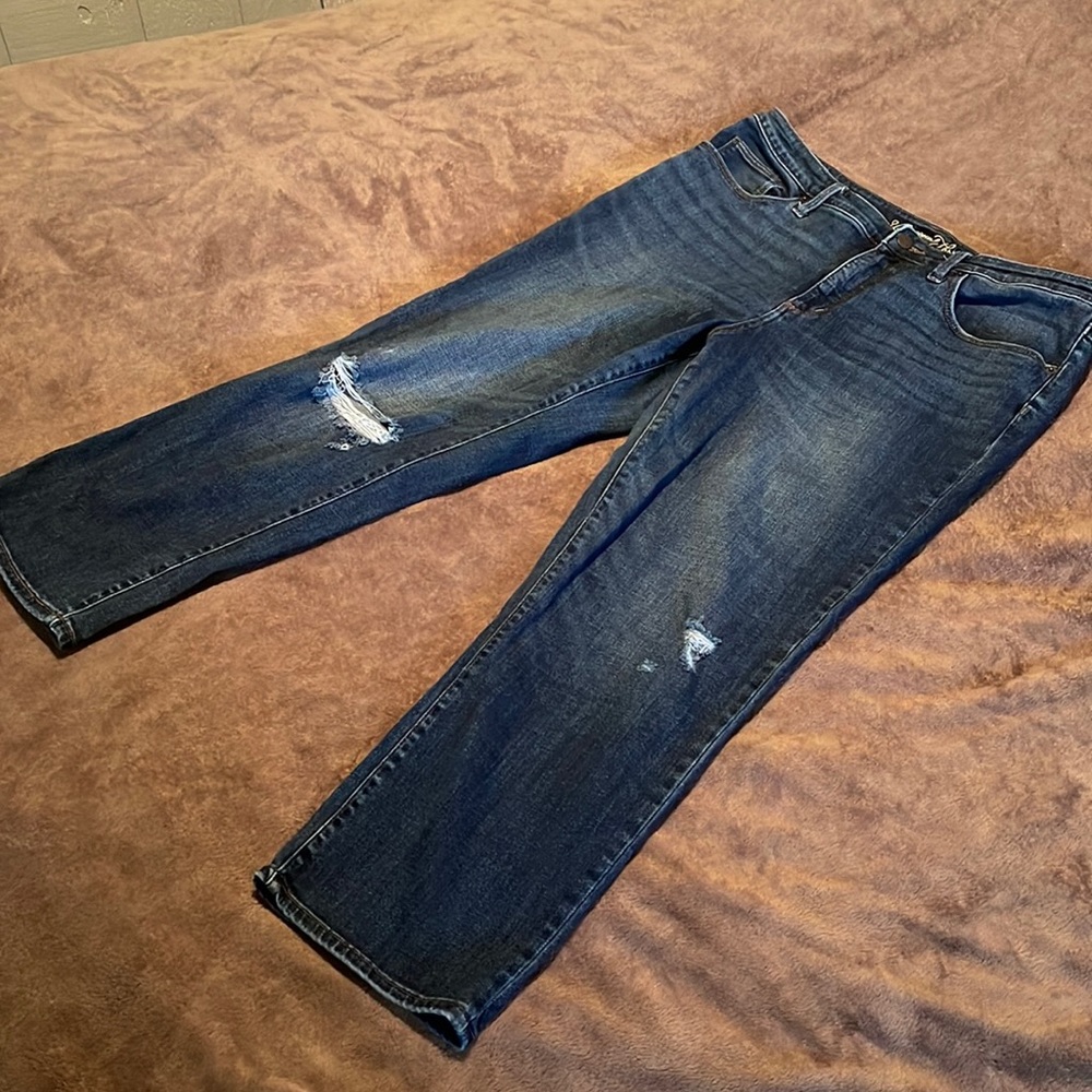 Size 16 Distressed Capris